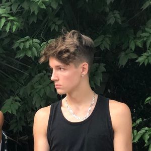 Meet your Posher, Damien